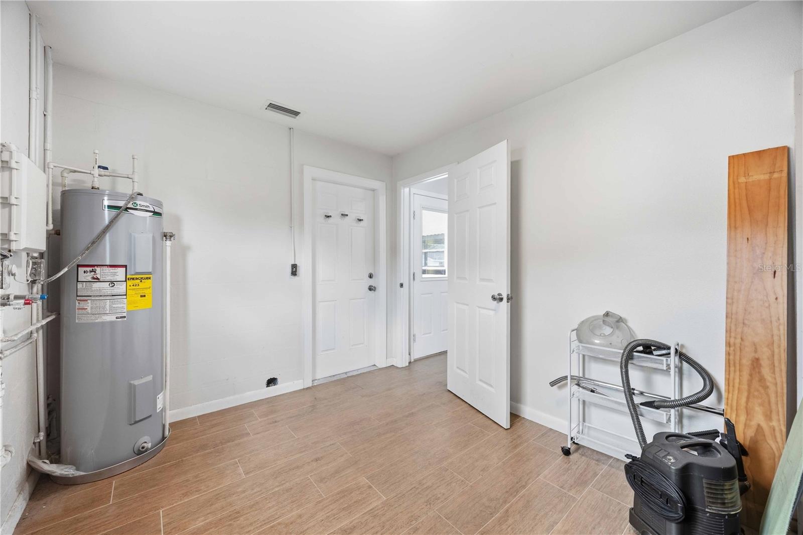 136 Whitman Rd Property Photo 18