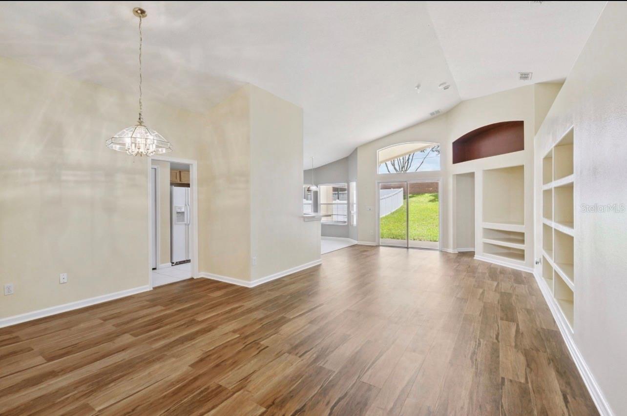 15723 Markham Dr Property Photo 4