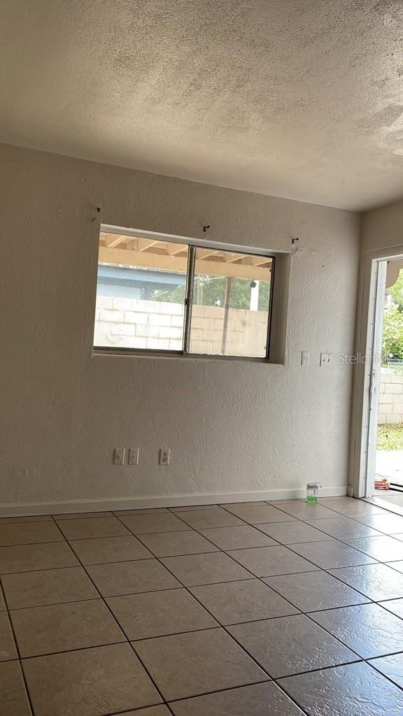 2040 Long St Property Photo 8