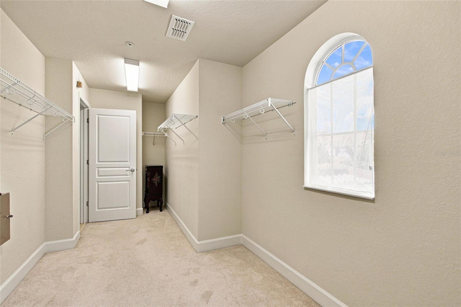 1411 Lisbon Ct Property Photo 28