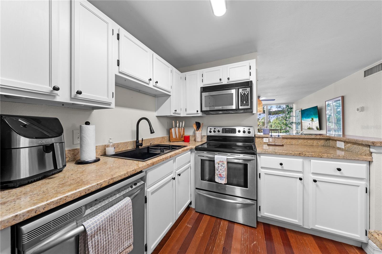1100 Delaney Ave #f204 Property Photo 6