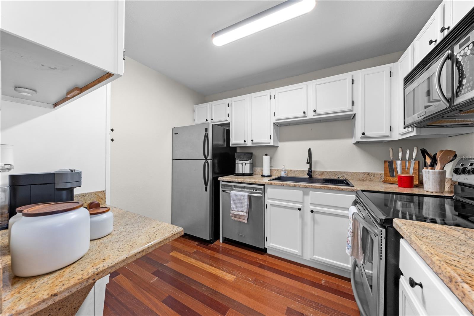 1100 Delaney Ave #f204 Property Photo 8
