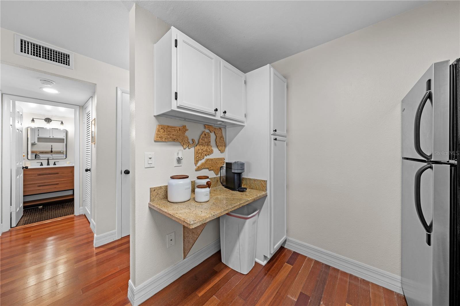 1100 Delaney Ave #f204 Property Photo 11