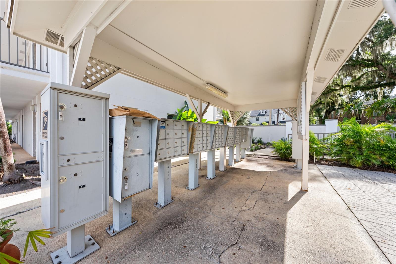 1100 Delaney Ave #f204 Property Photo 31