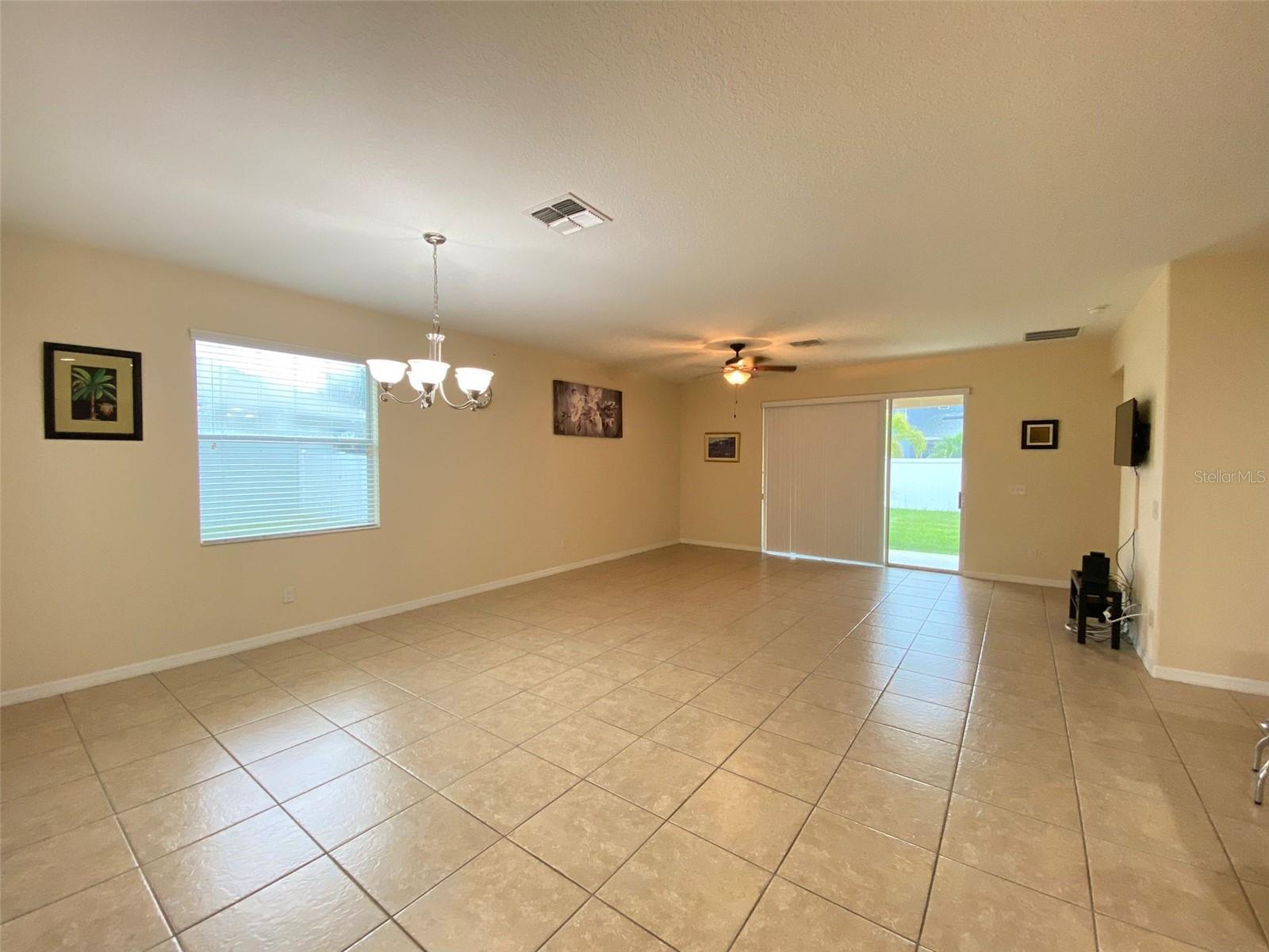 2555 Carrickton Cir Property Photo 2