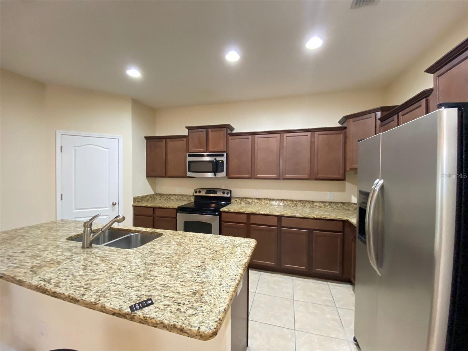 2555 Carrickton Cir Property Photo 5