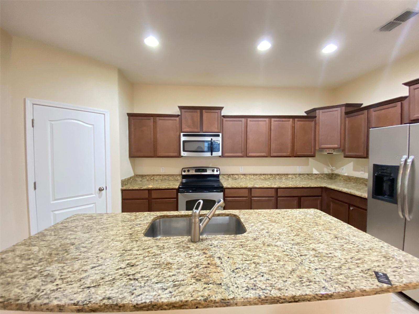 2555 Carrickton Cir Property Photo 6