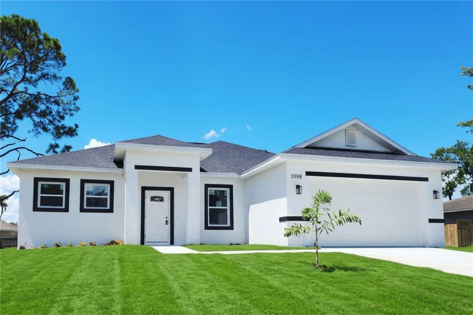 1098 HAMMACHER AVE SW Property Photo 1