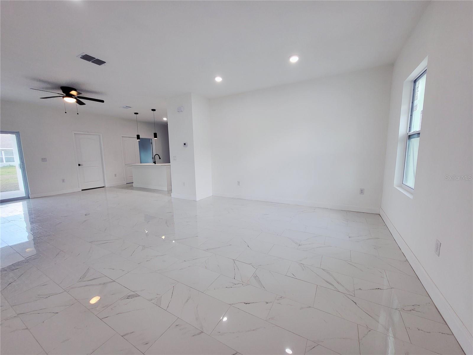 1098 Hammacher Ave Sw Property Photo 4
