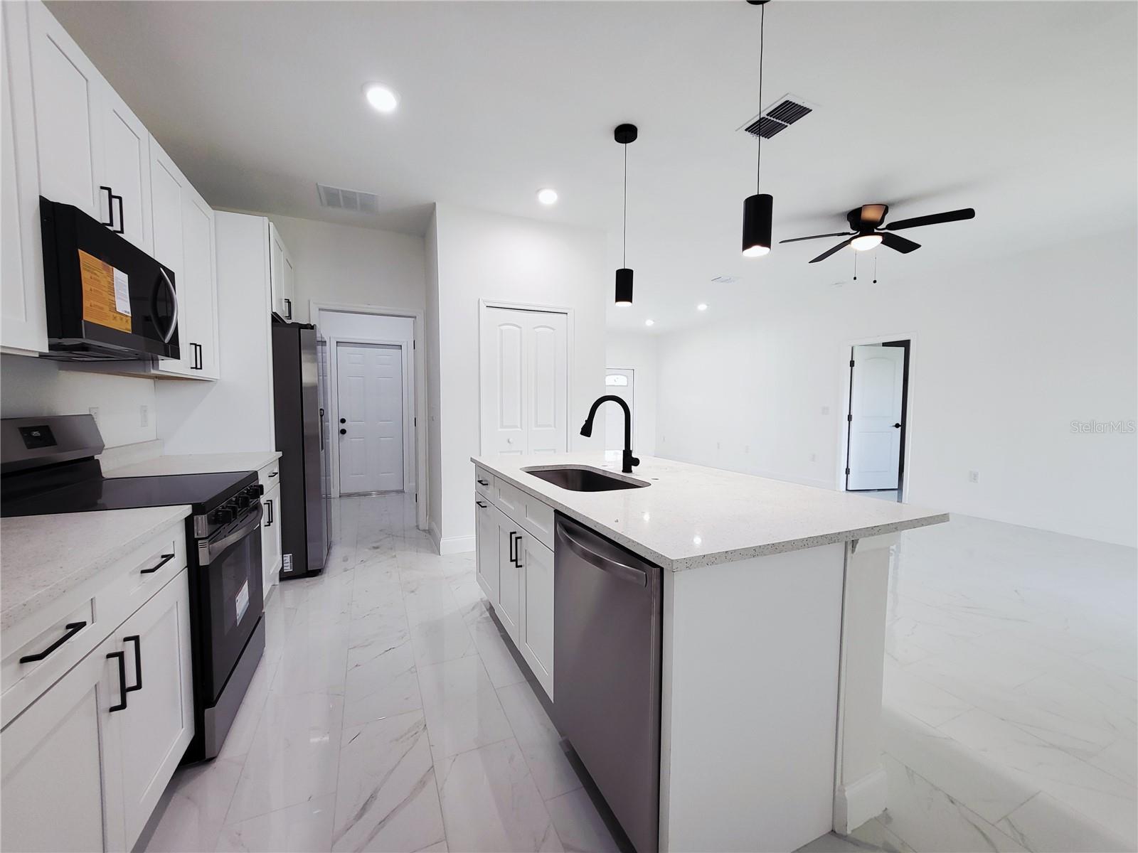 1098 Hammacher Ave Sw Property Photo 9