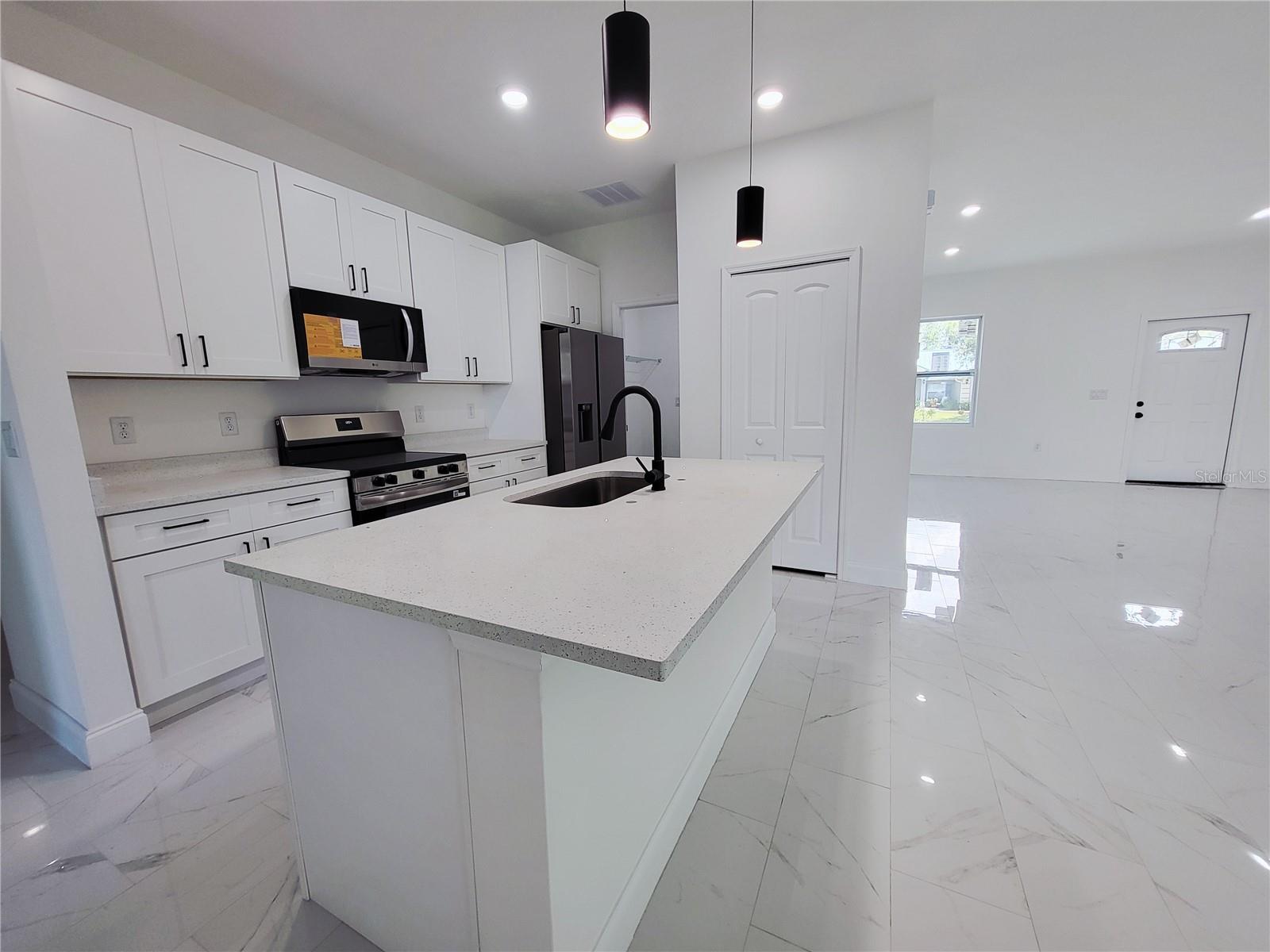 1098 Hammacher Ave Sw Property Photo 10