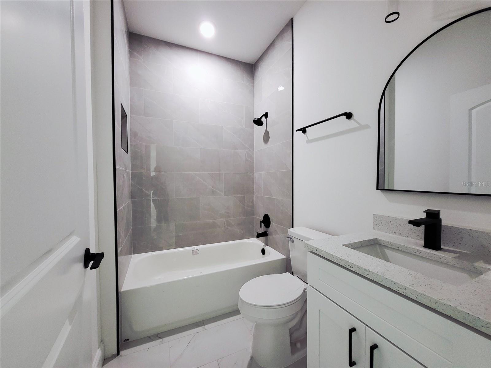 1098 Hammacher Ave Sw Property Photo 17