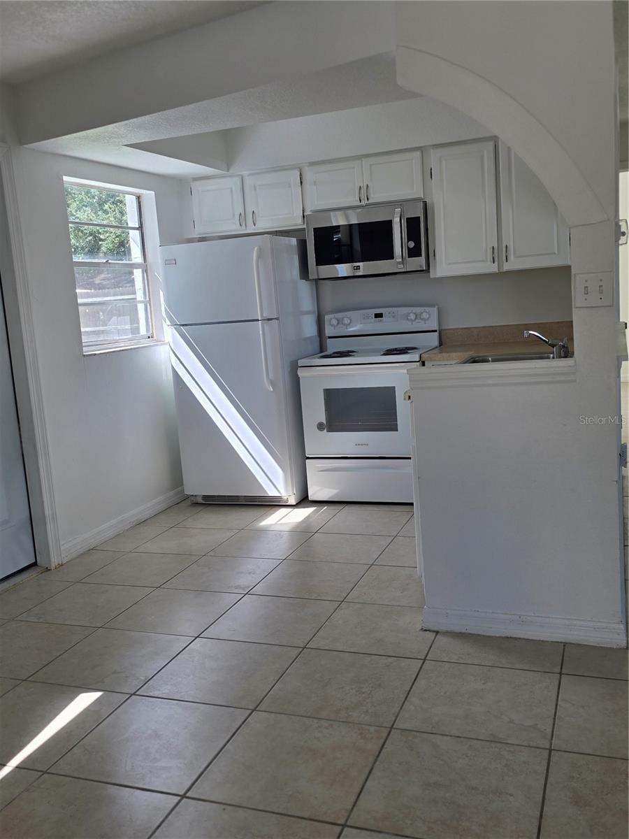 294 Valencia Ave Property Photo 8