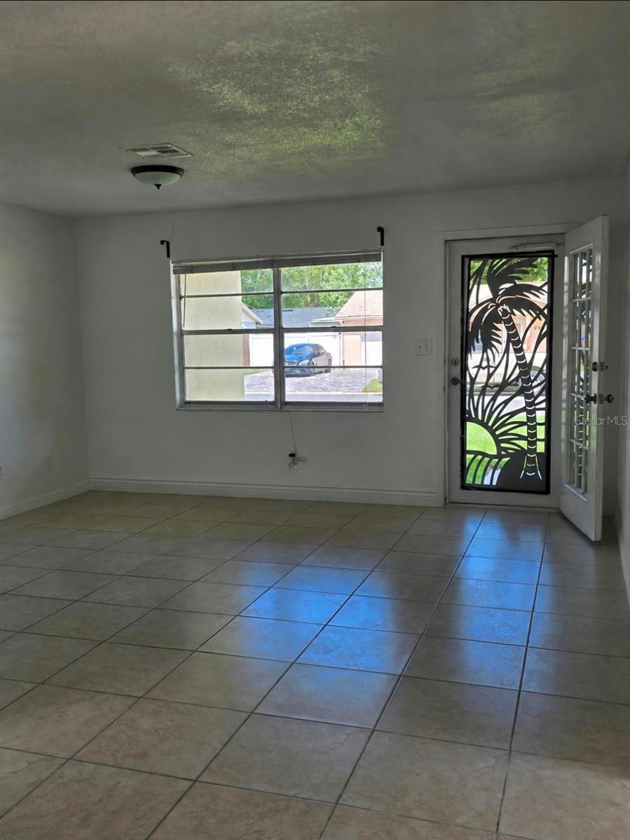 294 Valencia Ave Property Photo 12