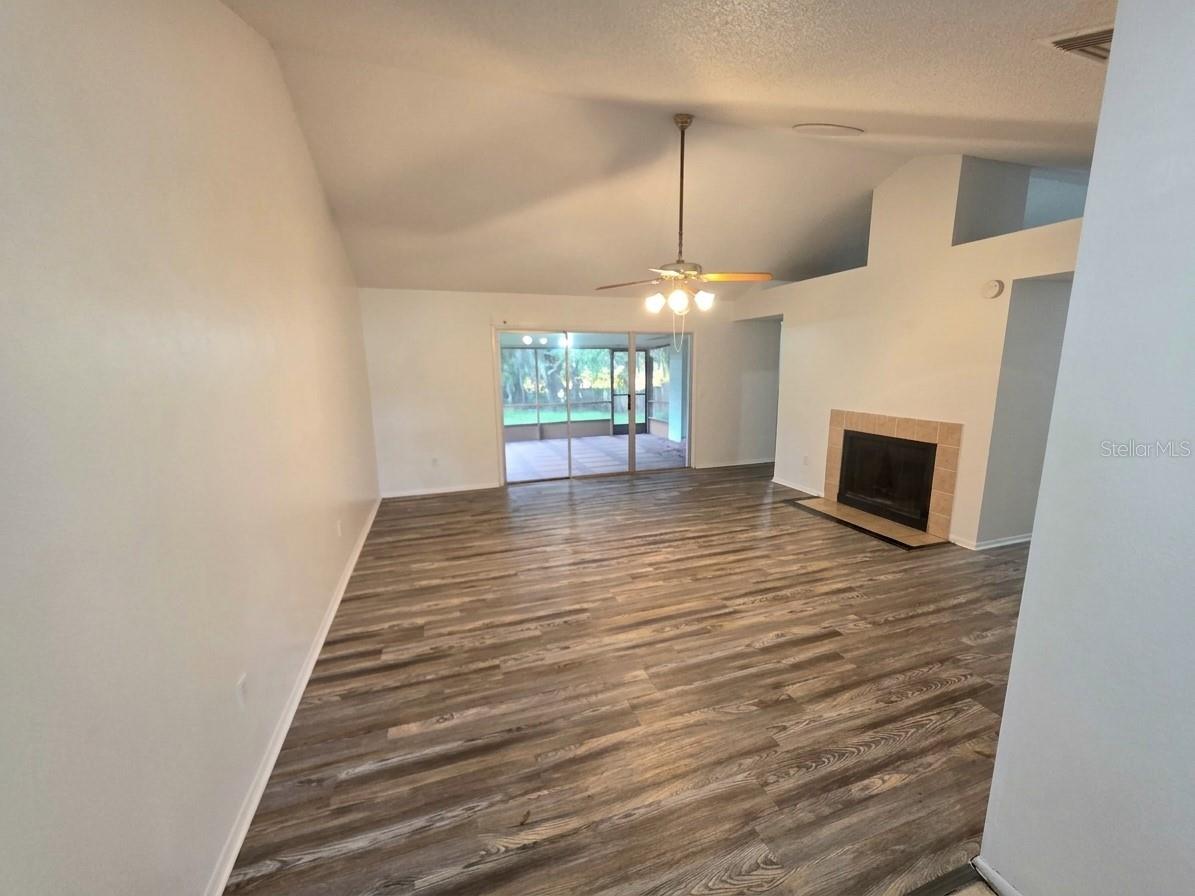 6416 Lake Horseshoe Dr Property Photo 5