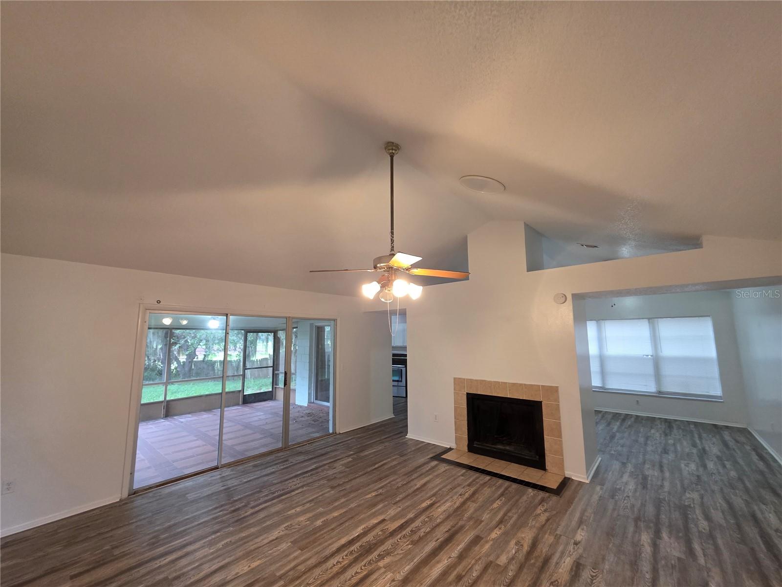 6416 Lake Horseshoe Dr Property Photo 7
