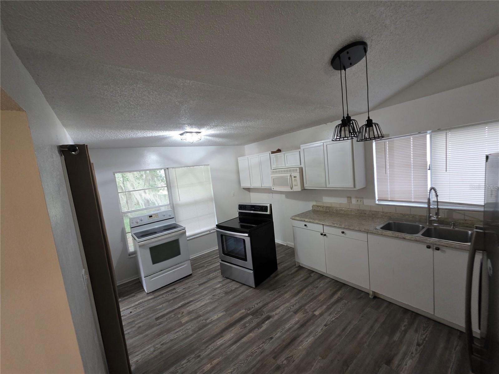 6416 Lake Horseshoe Dr Property Photo 9