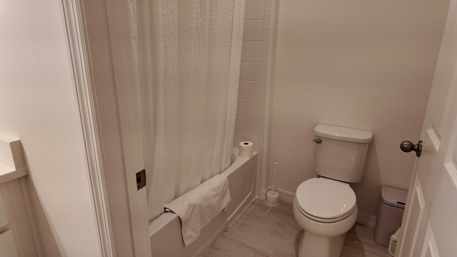 4272 Deleon St Property Photo 8