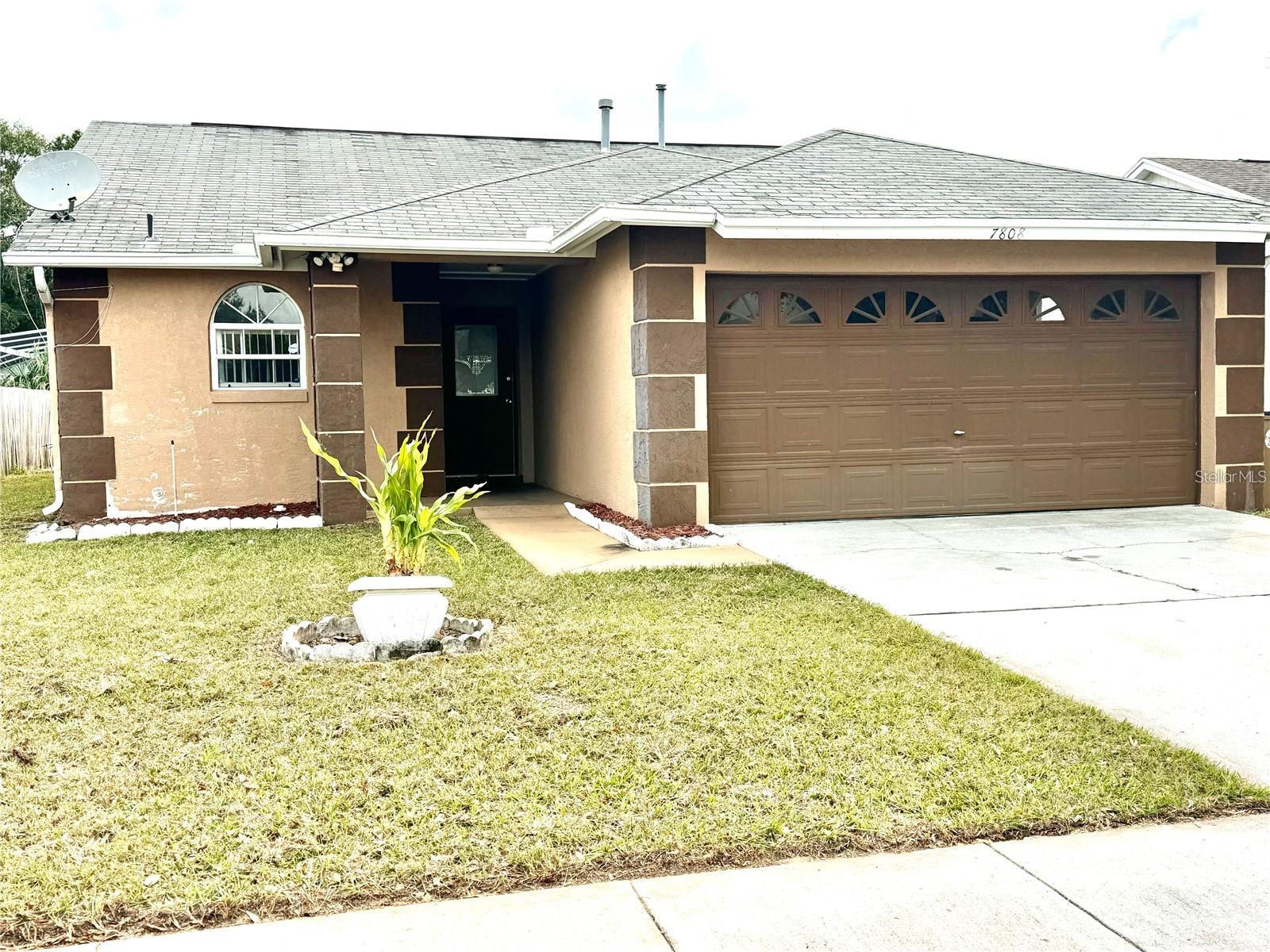 7808 LAUREL OAK LN Property Photo 1