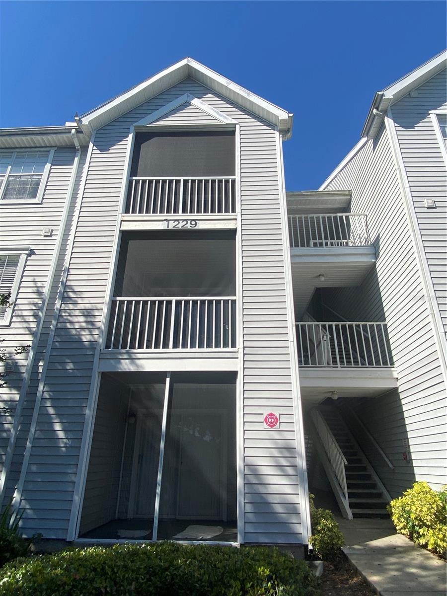 1229 BERMUDA LAKES LN #303 Property Photo 1