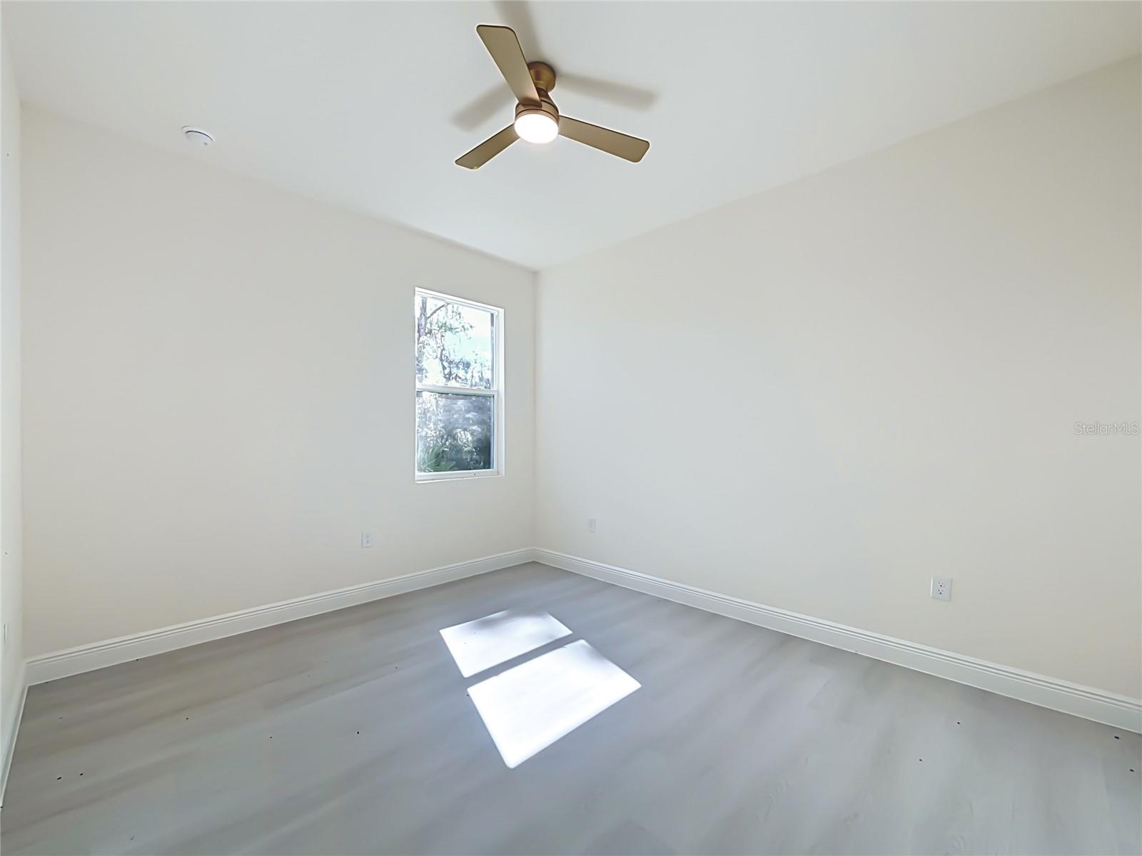 324 Condor Ave Property Photo 24