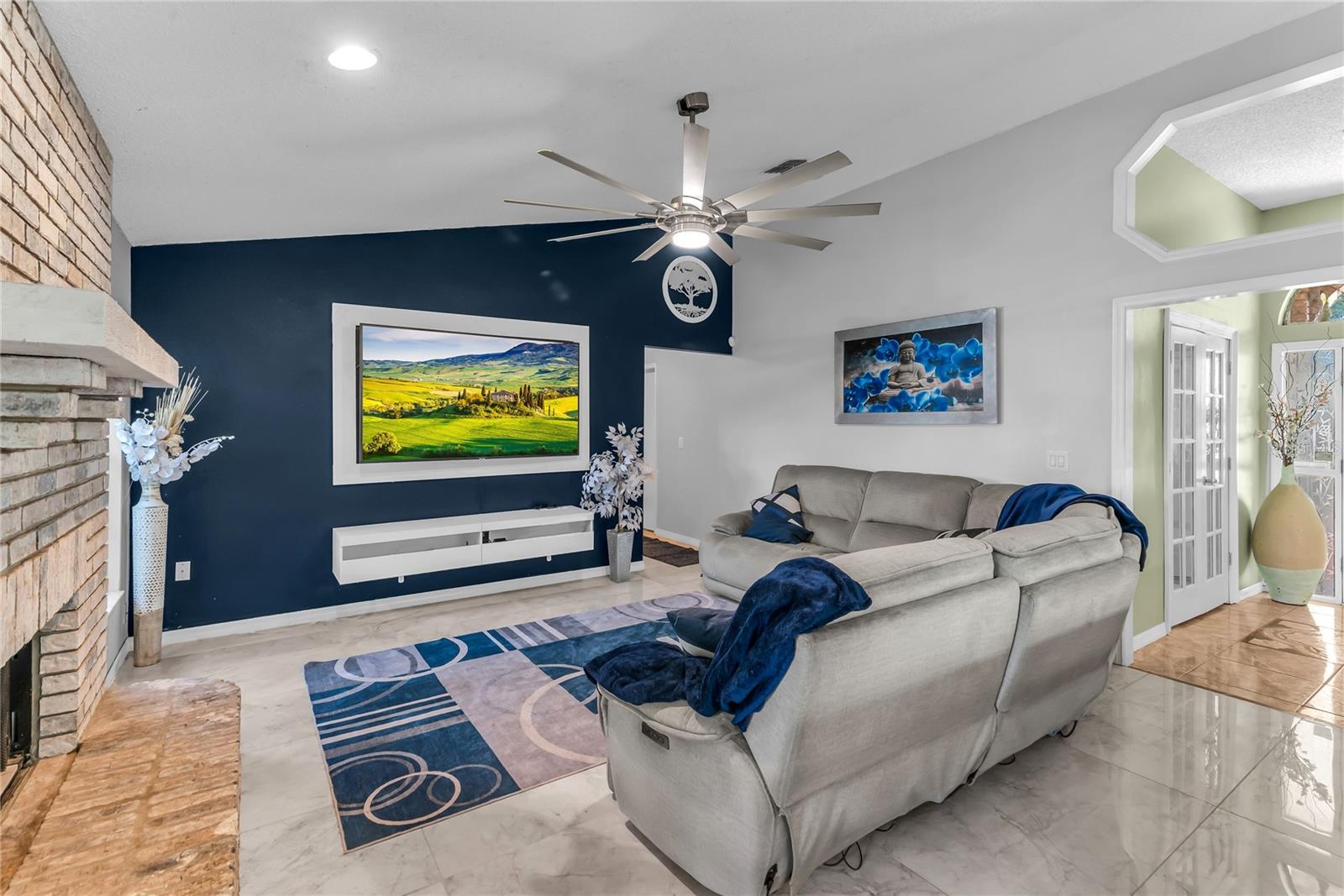 1553 Spring Ridge Cir Property Photo 17