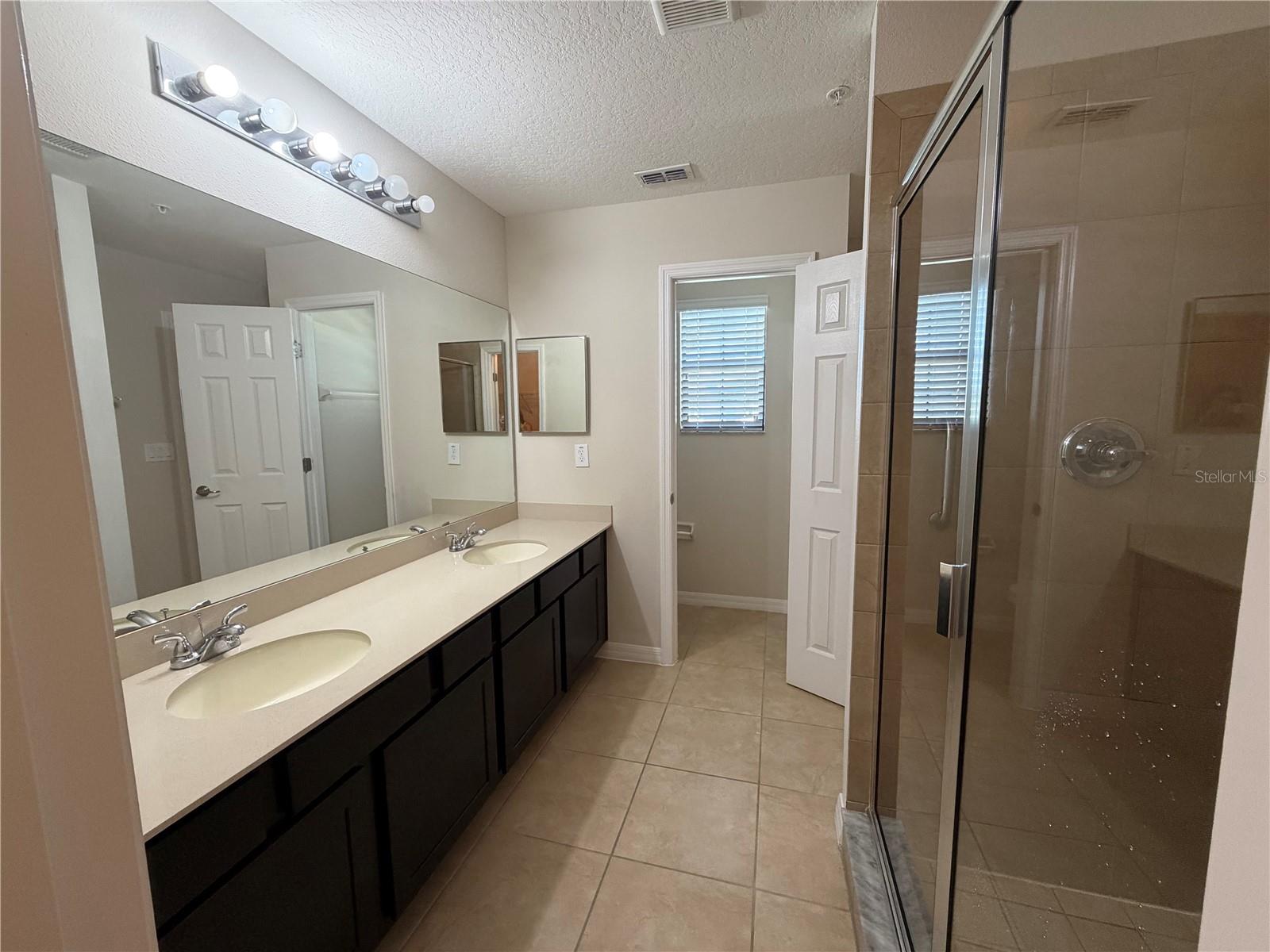 2432 Seven Oaks Dr Property Photo 23