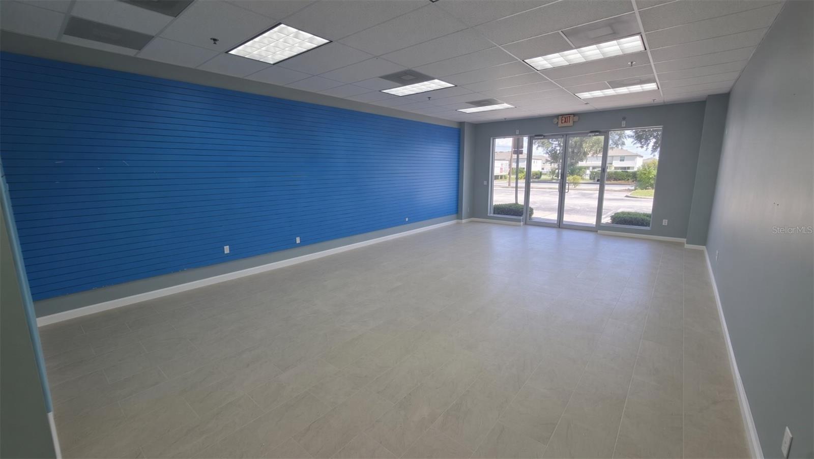 1901 S John Young Pkwy #104 Property Photo 3