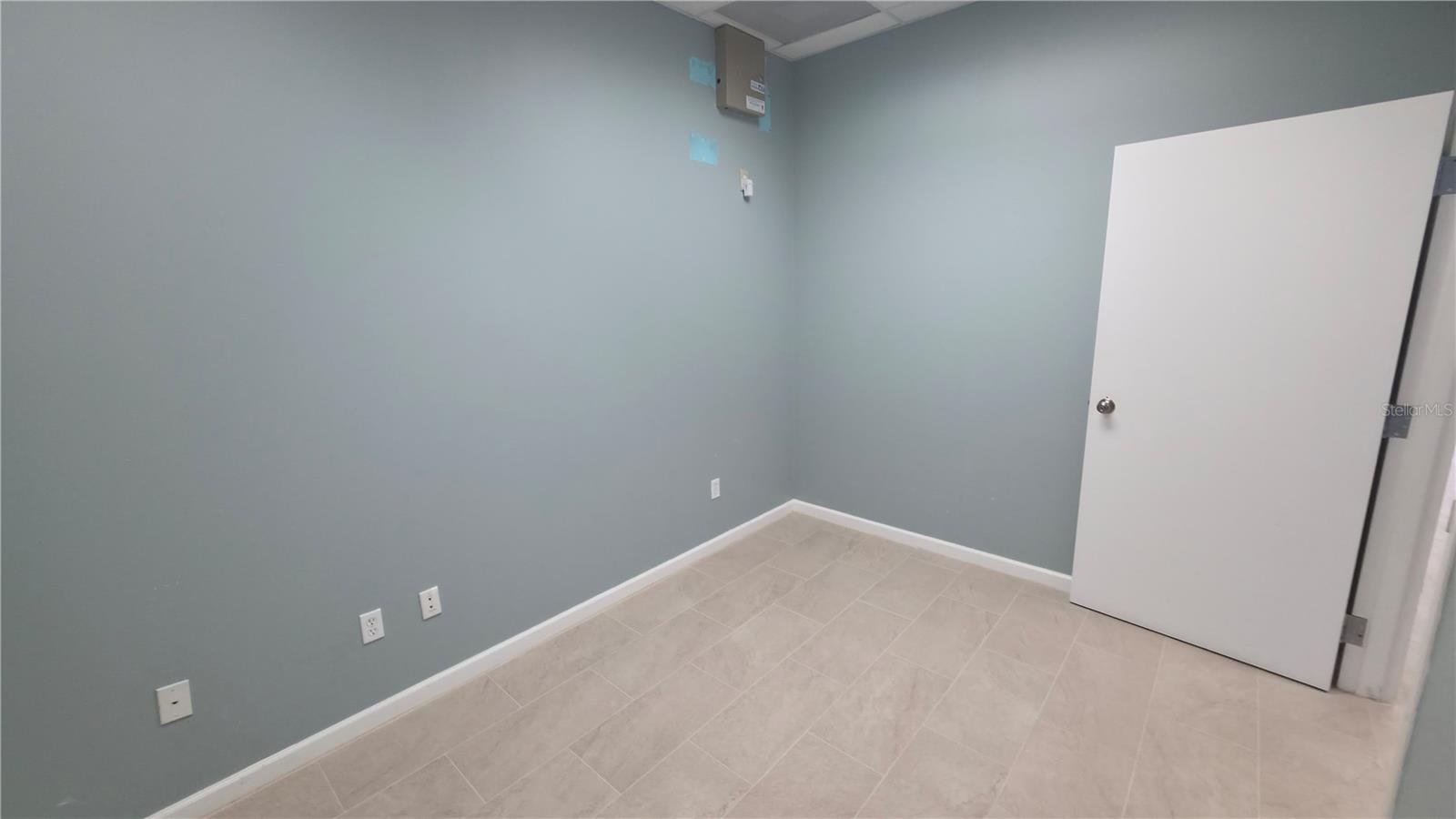 1901 S John Young Pkwy #104 Property Photo 7
