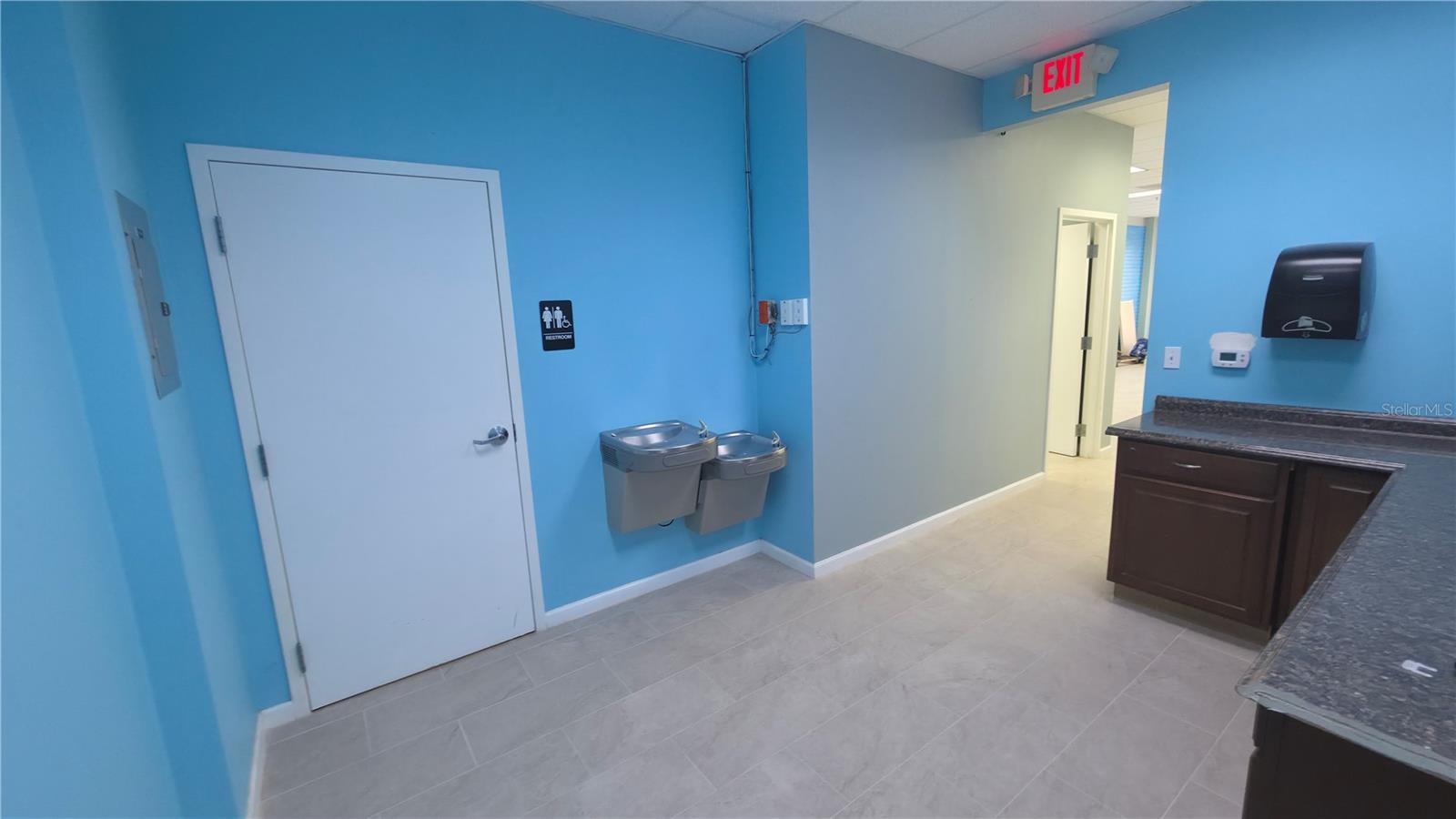 1901 S John Young Pkwy #104 Property Photo 9