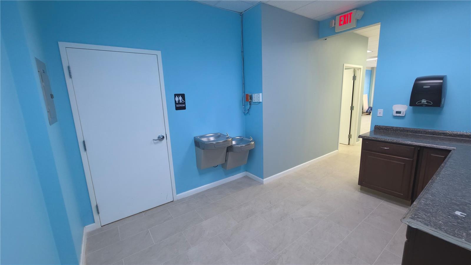 1901 S John Young Pkwy #104 Property Photo 10
