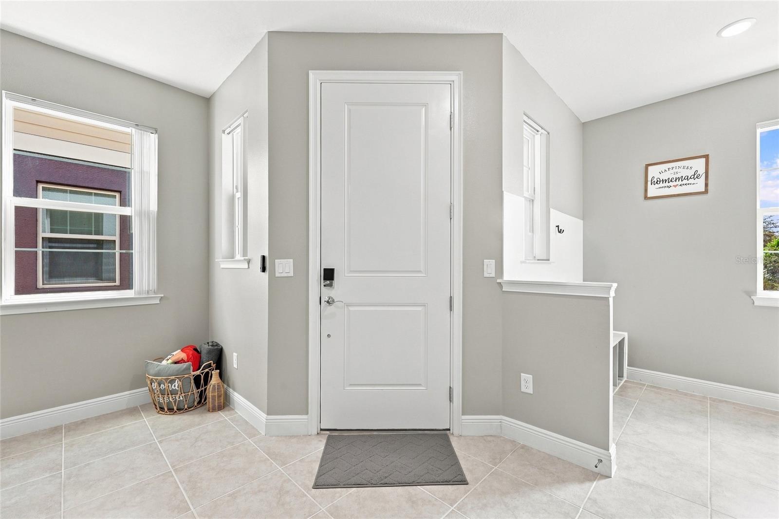 3919 Knotty Pine St Property Photo 3