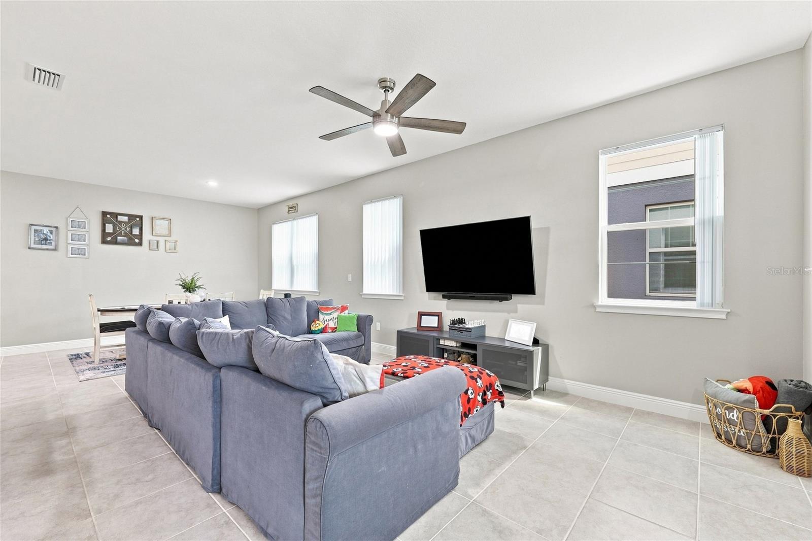 3919 Knotty Pine St Property Photo 5