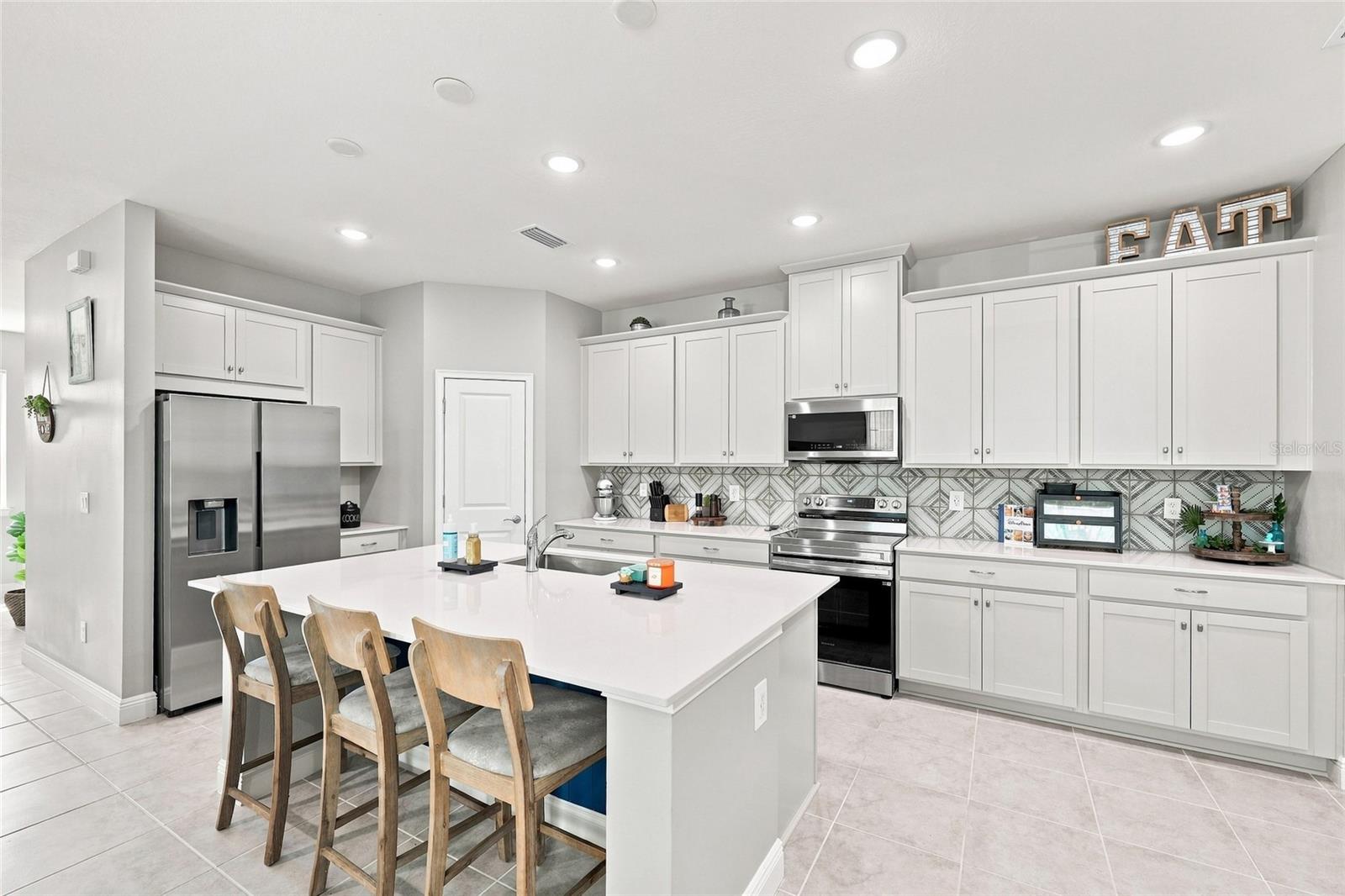 3919 Knotty Pine St Property Photo 11