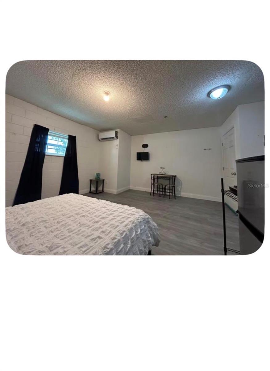 2887 Charing Cross Way Property Photo 4