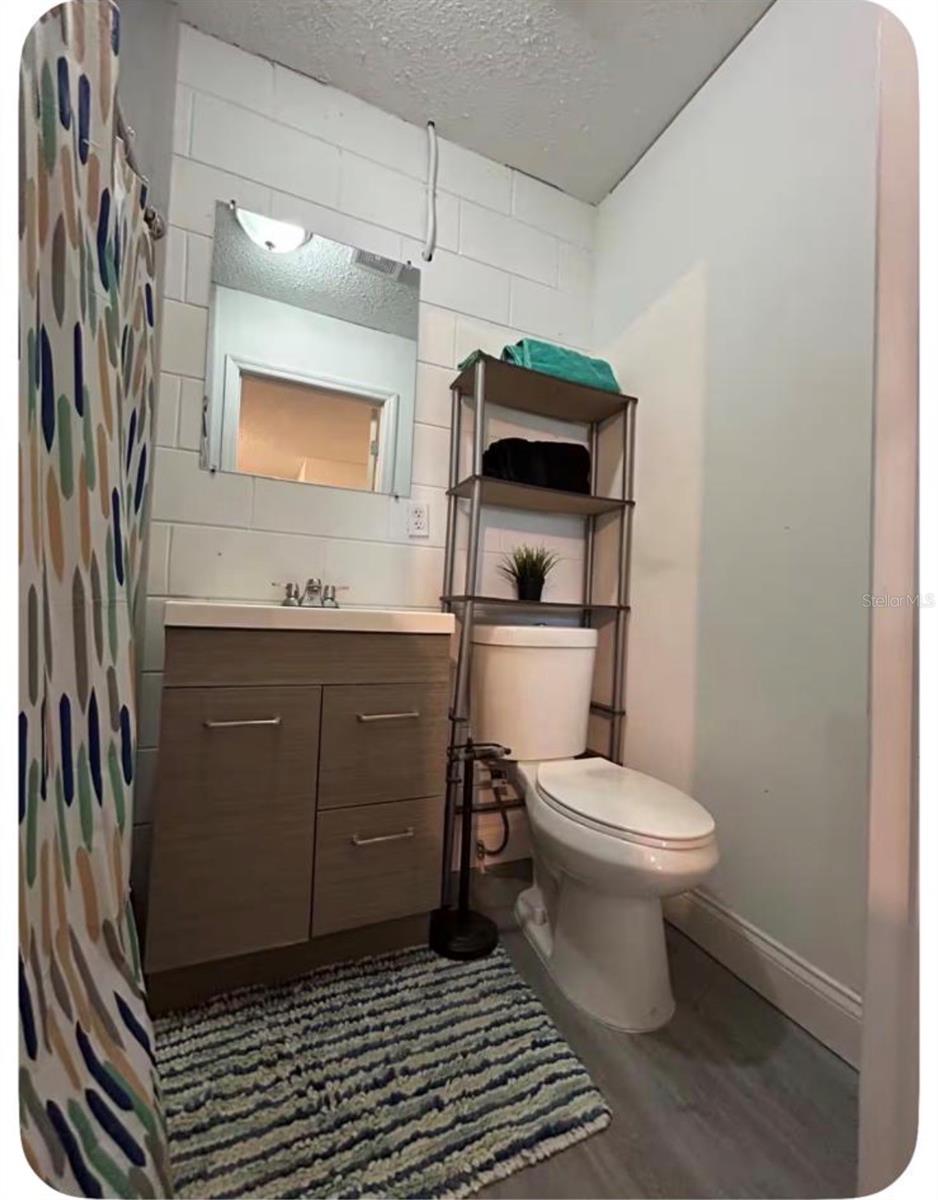 2887 Charing Cross Way Property Photo 8