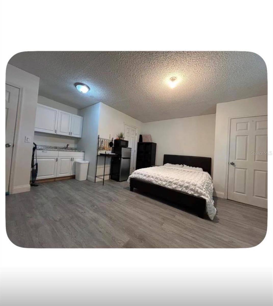 2887 Charing Cross Way Property Photo 10