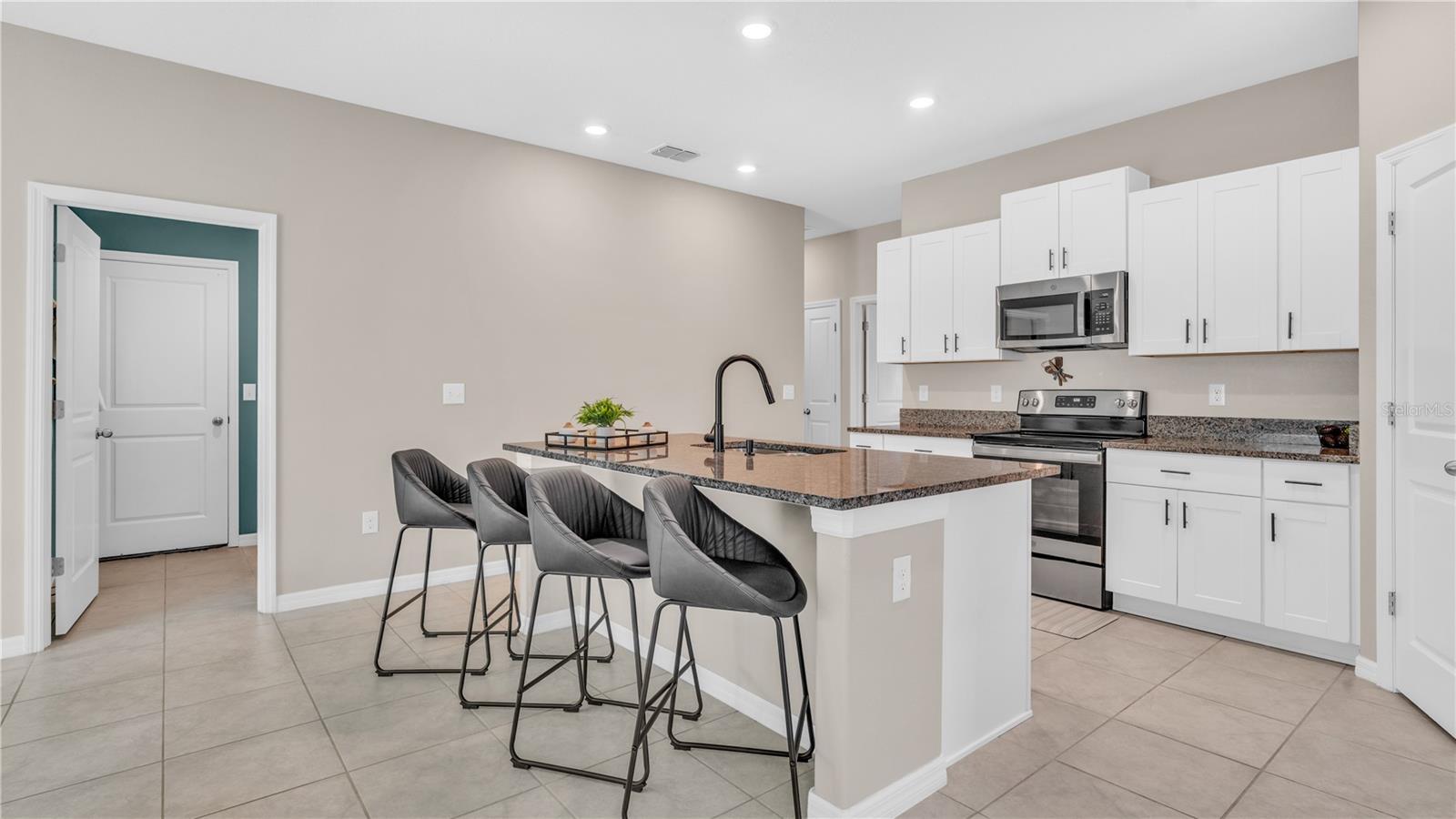 1841 Crinkle Leaf Ct Property Photo 11