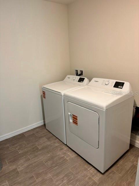 241 E Aster Ct Property Photo 2