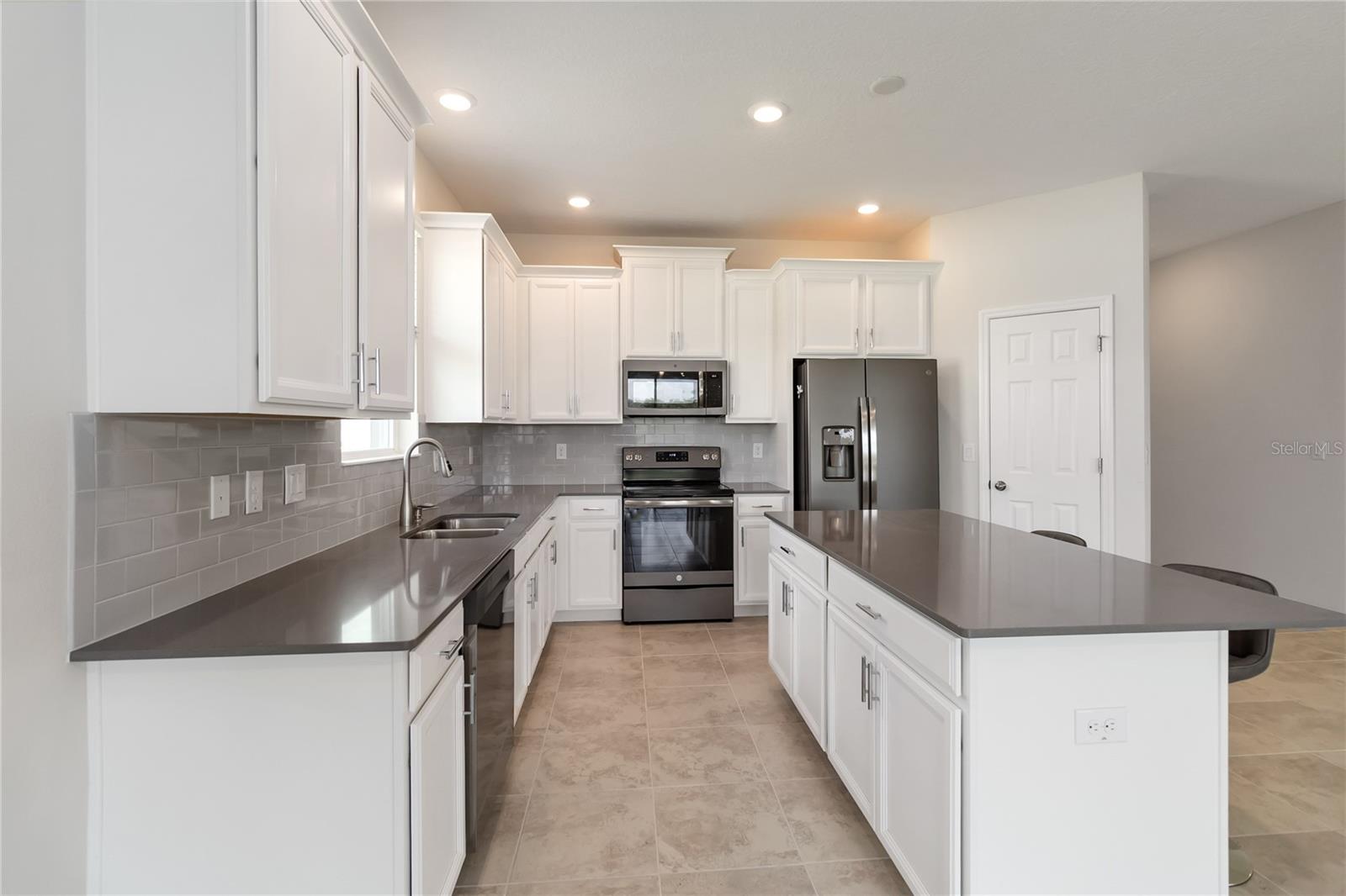 1651 Chatsworth Cir Property Photo 10