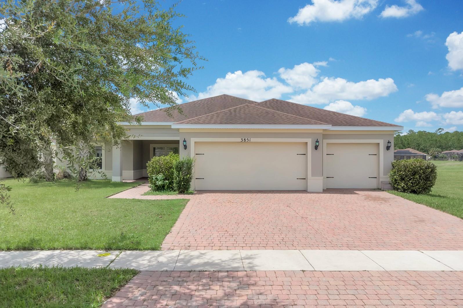 3851 Gulf Shore Cir Property Photo 2