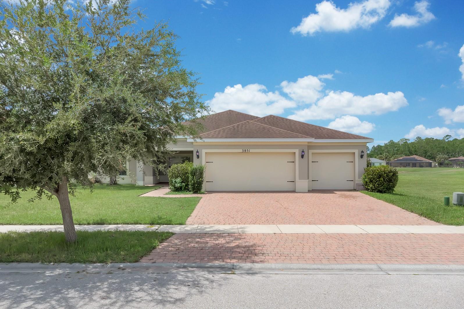 3851 Gulf Shore Cir Property Photo 3