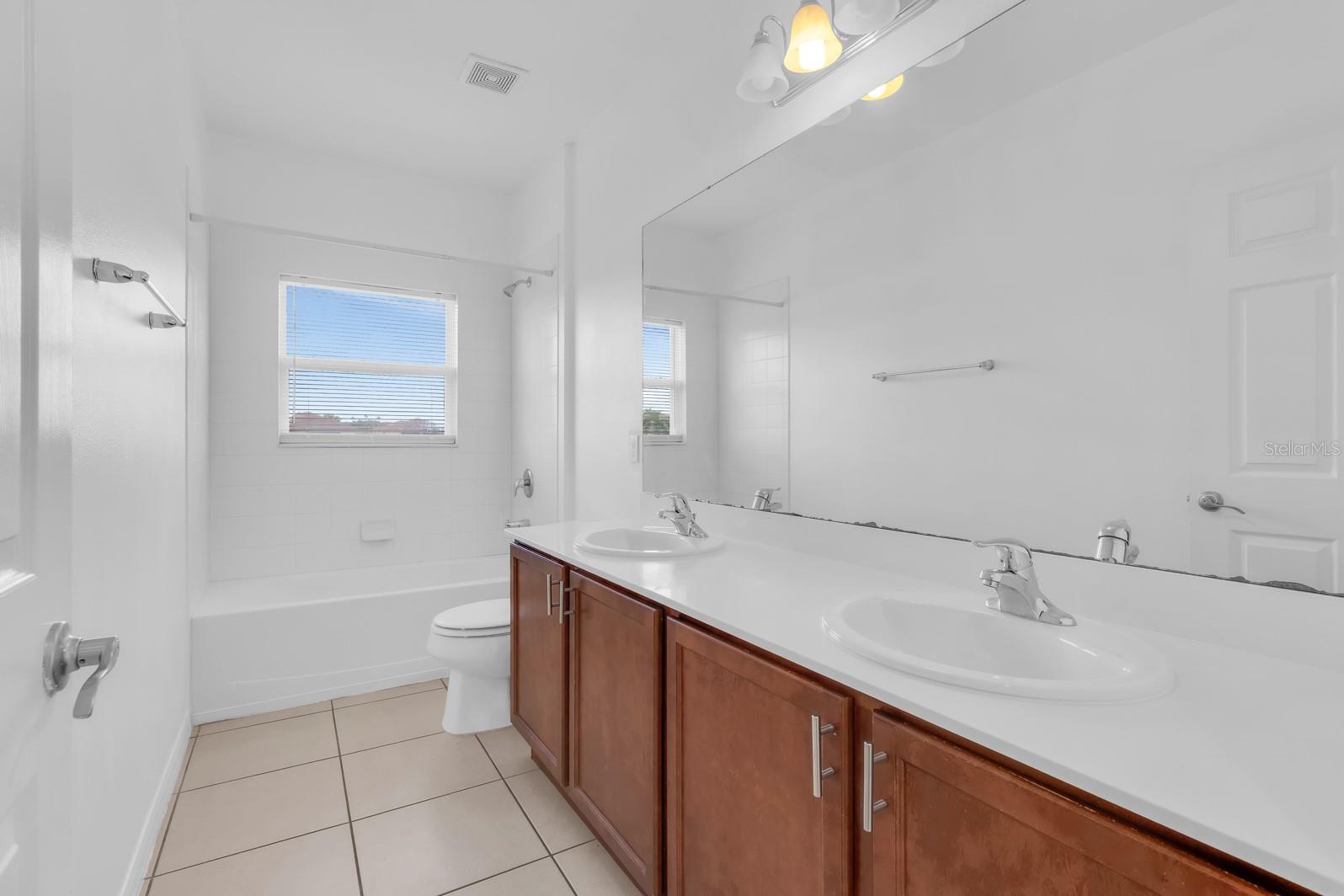 3851 Gulf Shore Cir Property Photo 16