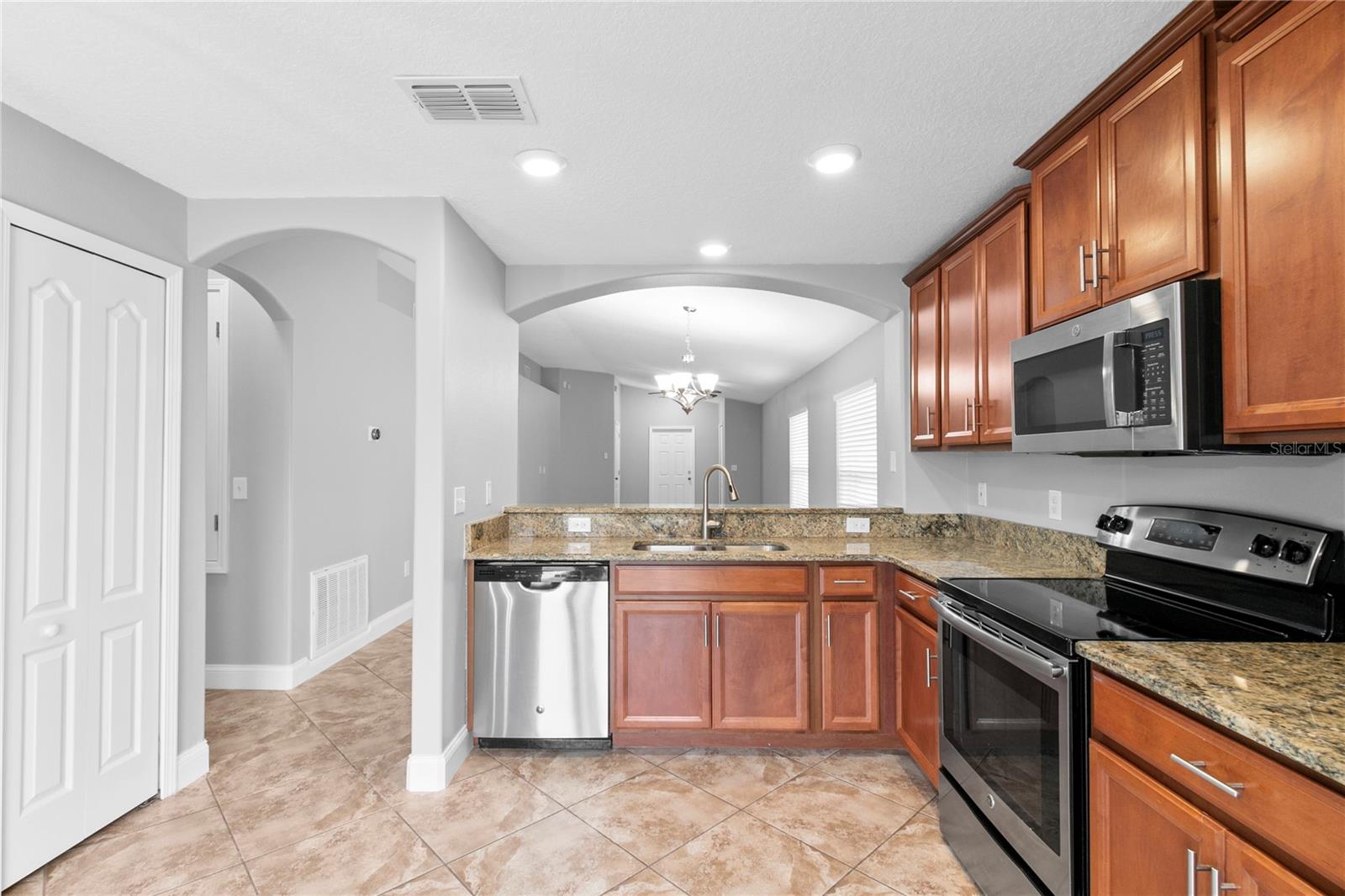 15407 Lost Creek Ln Property Photo 13