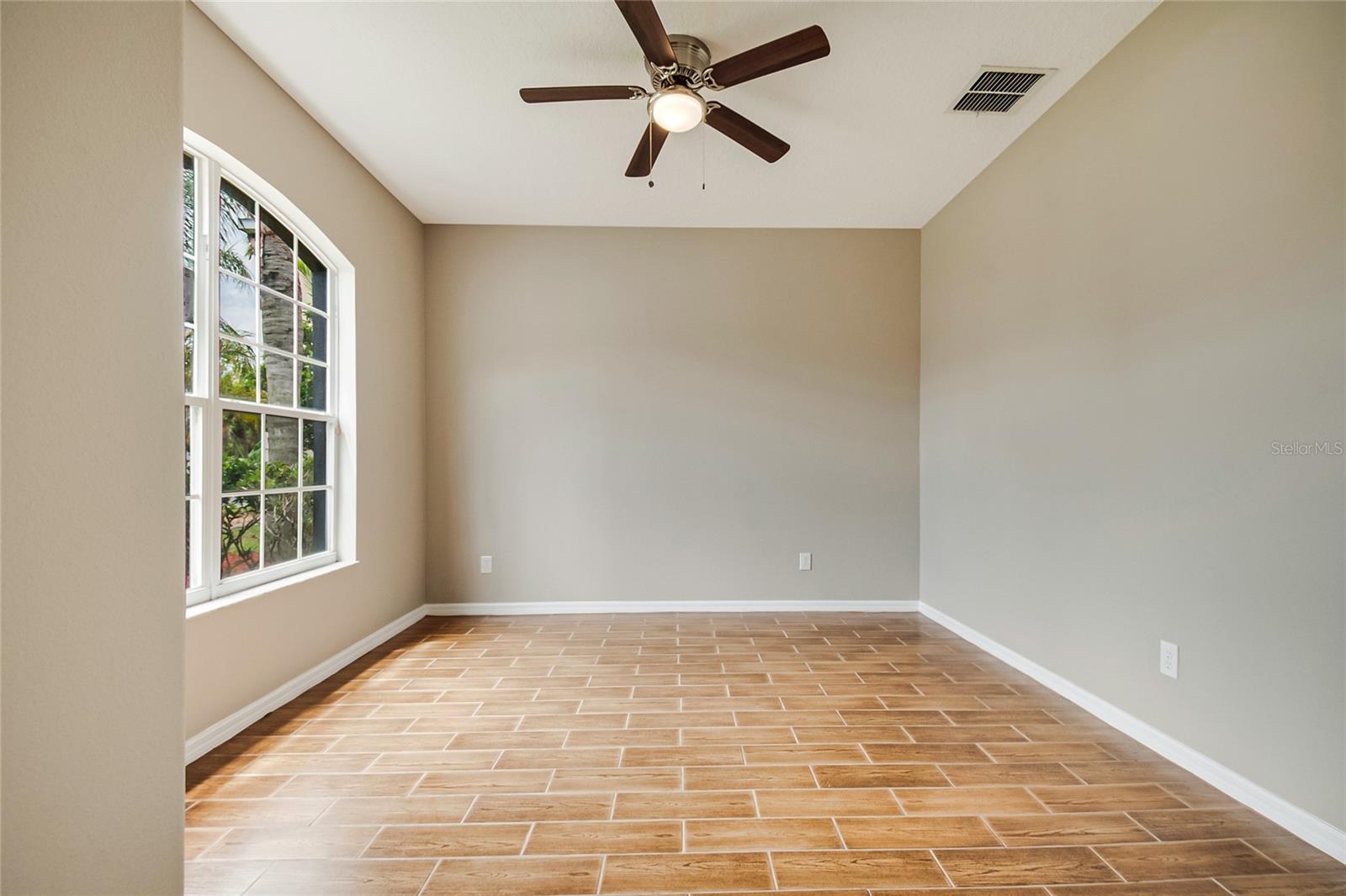 2321 The Oaks Blvd Property Photo 20