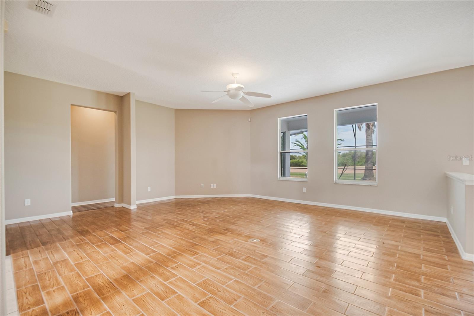 2321 The Oaks Blvd Property Photo 25
