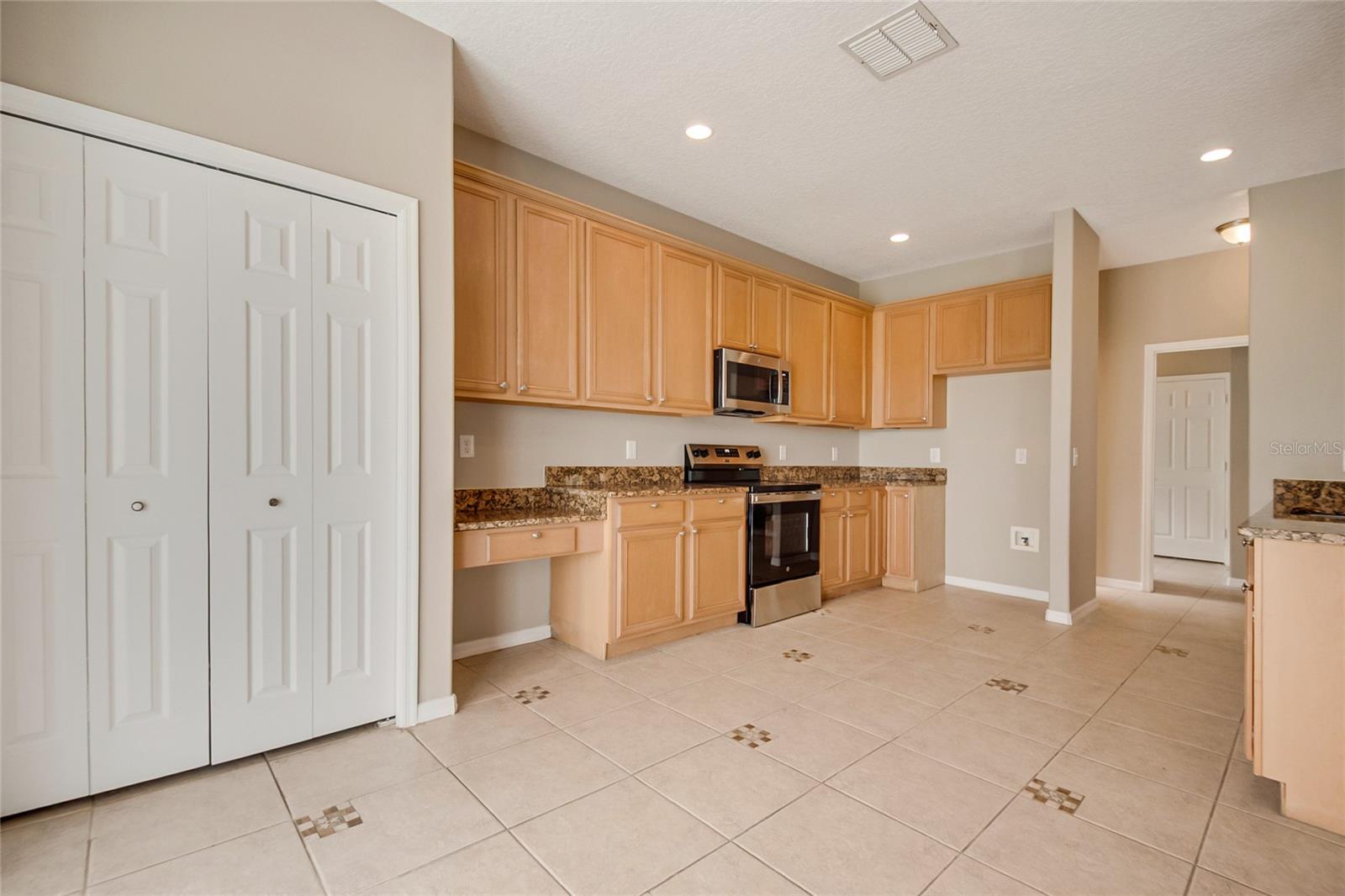 2321 The Oaks Blvd Property Photo 32