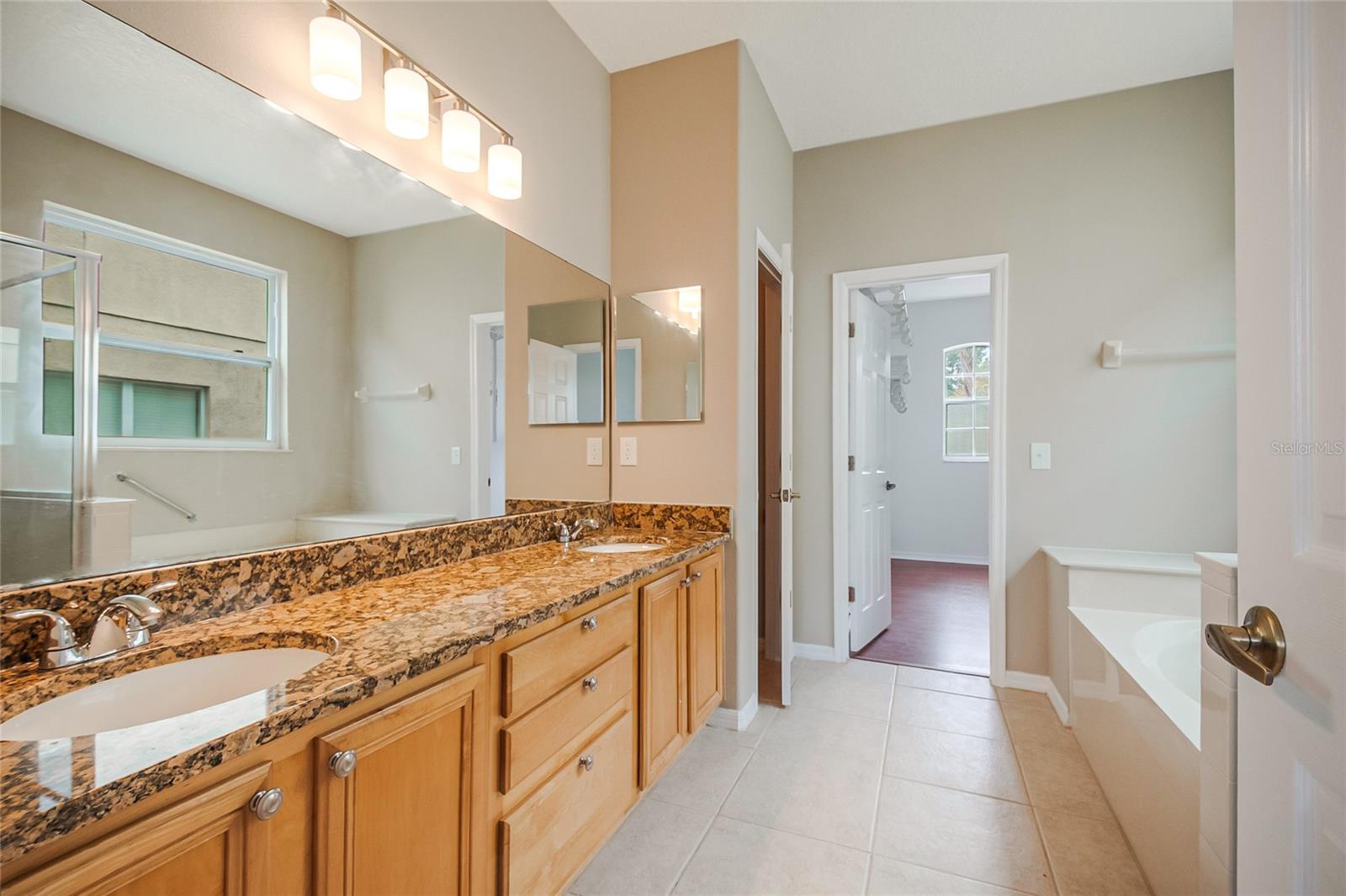 2321 The Oaks Blvd Property Photo 42