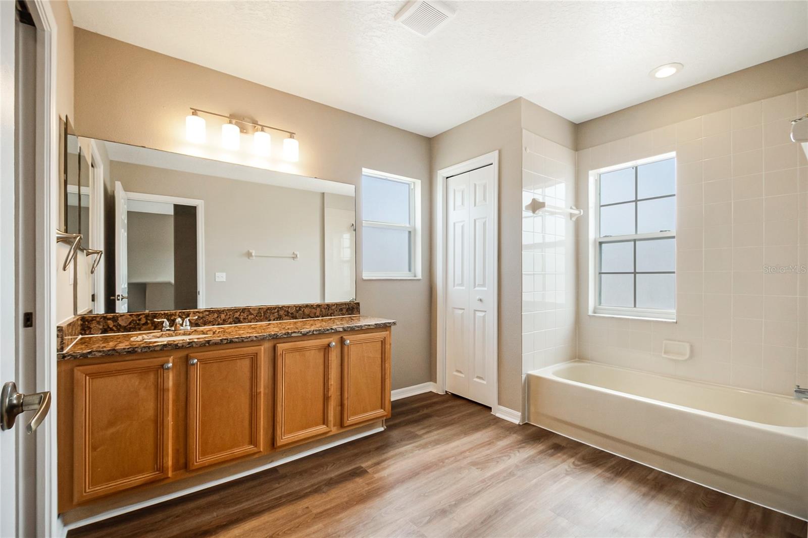 2321 The Oaks Blvd Property Photo 58