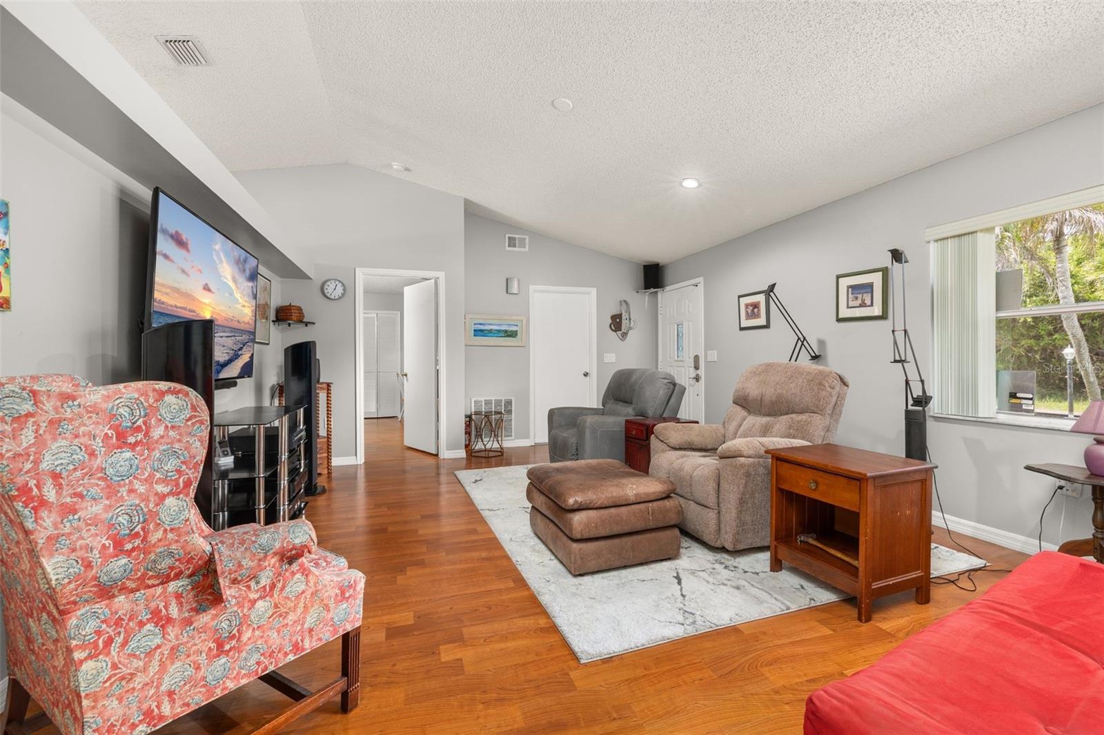 1299 Amador Ave Nw Property Photo 9